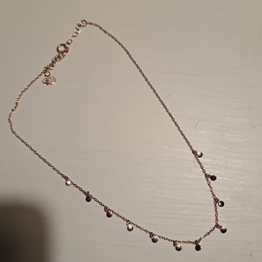 Collier court rosé doré