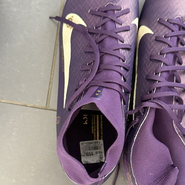 Football shoes