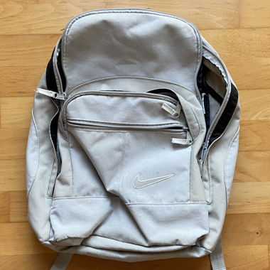 Sac à dos Nike gris clair