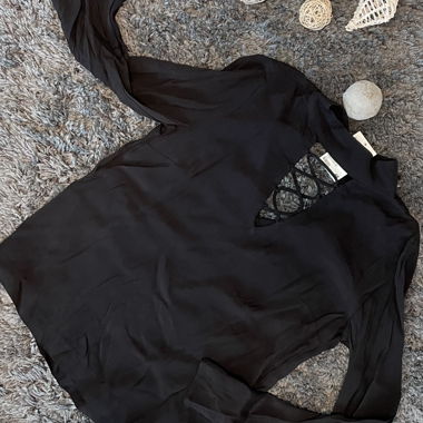 Long-sleeve blouse