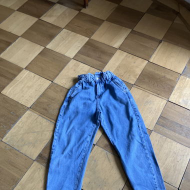 Jeans da ragazza con vita elasticizzata