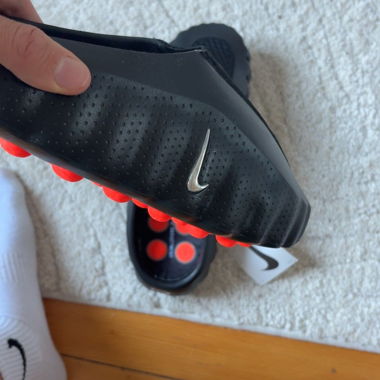 Nike Mules schwarz/rot