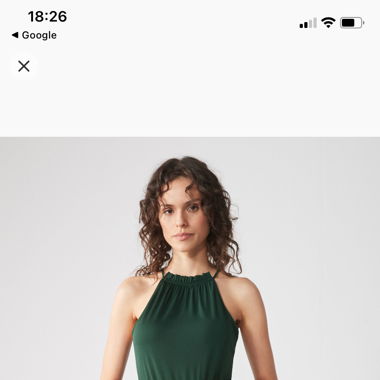 Dunkelgrünes Sommerkleid