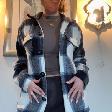 Karierte Jacke