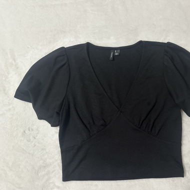 Schwarzes Top