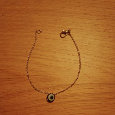 Feines Armband mit Auge-Anhänger