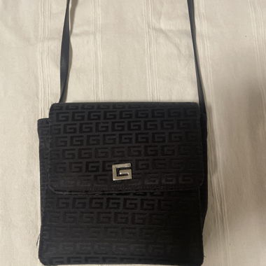 Guerlain Umhaengetasche schwarz