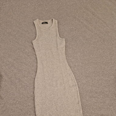 Robe moulante grise