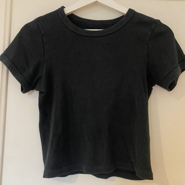 T-shirt nero a coste