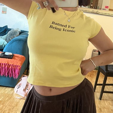 Gelbes Crop Top
