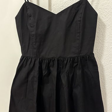schwarzes Cocktailkleid