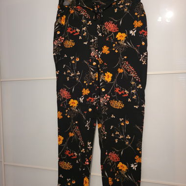 Pantaloni leggeri floreali da donna