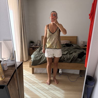 Zara Top mit Pailletten in Schwarz und Gold