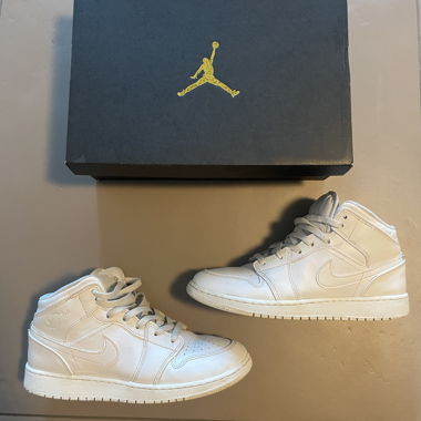 Nike Air Jordan 1 Mid White