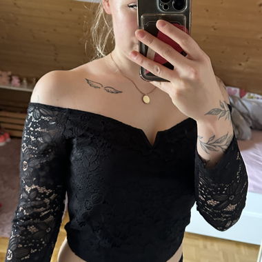 Schulterfreies Spitzentop 