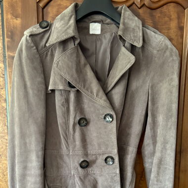 Trench en croûte de cuir gris 