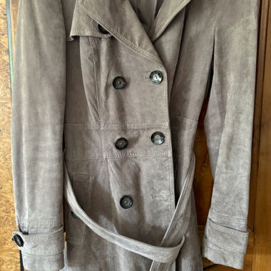 Trench en croûte de cuir gris 