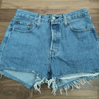 Levi’s 501 Denim Shorts W27