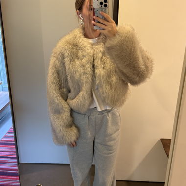 Veste en fausse fourrure duveteuse