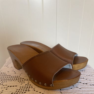 Clogs