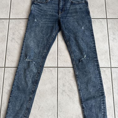 Slim blue washed jeans with rips