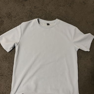 Light blue short-sleeve T-shirt
