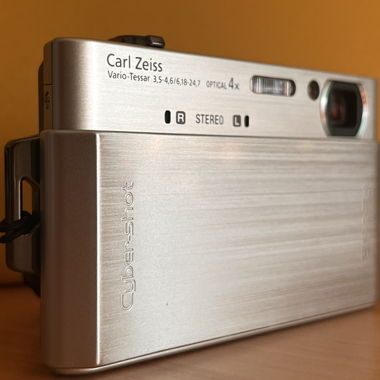 Sony T900 Zoom Travel Camera Y2K Vintage