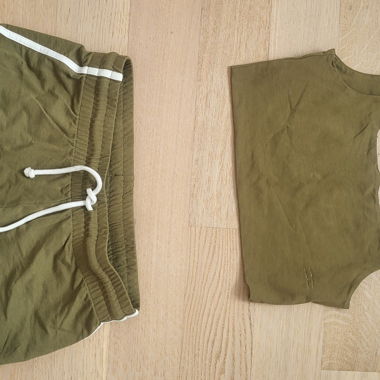 Top corto e shorts Terranova