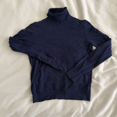 Navyblauer Rollkragenpullover von H&M