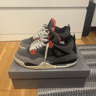 Jordan 4 Retro Infrared