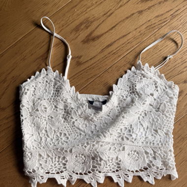 Top court en dentelle blanc