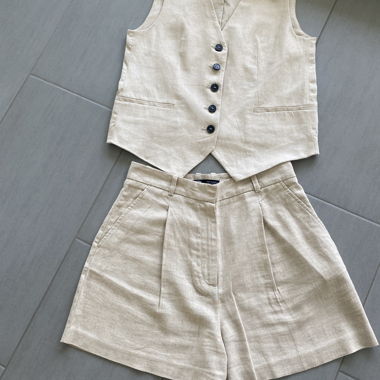 Set in lino Zara con gilet e pantaloncini
