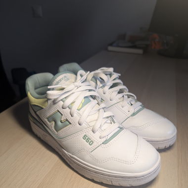New Balance 550