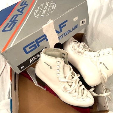 Women's ice skates