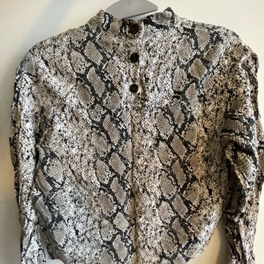 Blusa Bershka con stampa serpente