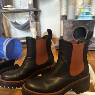 Gaudì short boots 