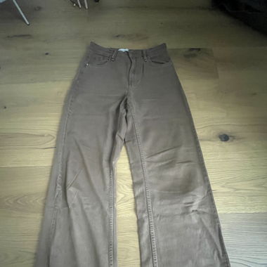 Brown Jeans 