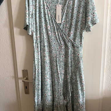 Blumenkleid Esprit sehr bequem, fließend 