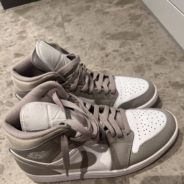 Sneaker