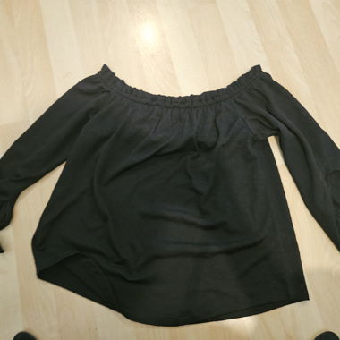 Top Bershka noir XS avec détail aux manches