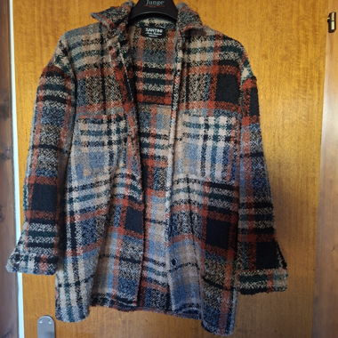 Karierte Wolljacke
