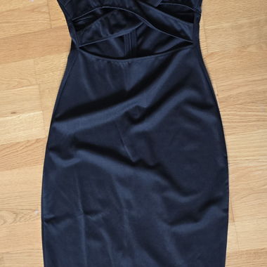 Black bodycon dress