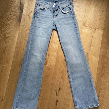 y2k flare jeans