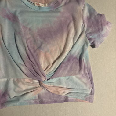 T-shirt court coloré avec nœud sur le devant