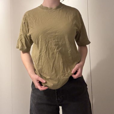 Braunes Shirt