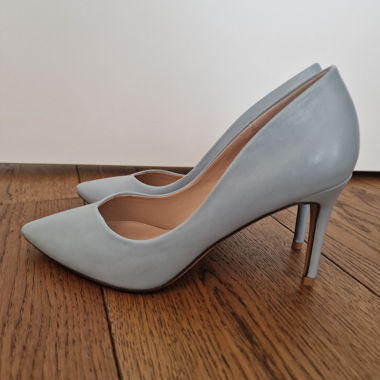 Escarpins Claudia Ghizzani bleu clair, taille 38, comme neufs