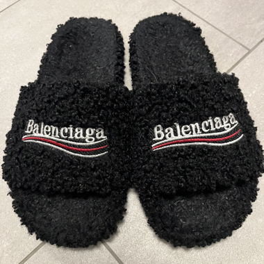 Balenciaga Fuzzy-Slides
