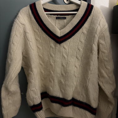 Pull à V torsadé Brandy Melville