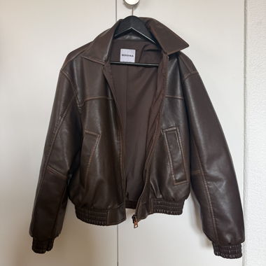 braune Lederjacke