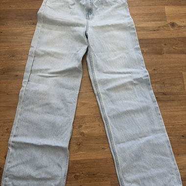 Hellblaue Jeans
